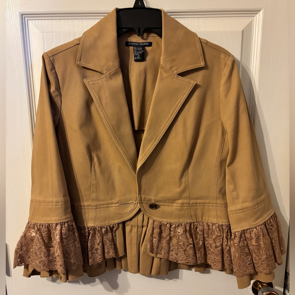 Boston Proper women's blazer, peplum hem and lace trim on the sleeves and waist